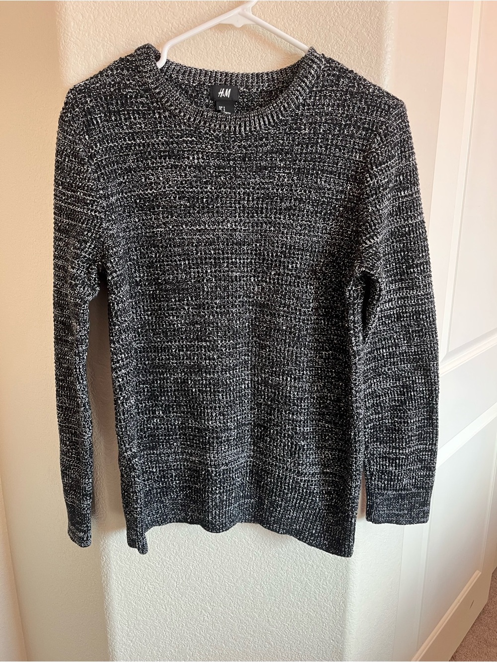 H&M Women's Black & White Marled Knit Crewneck Sweater
